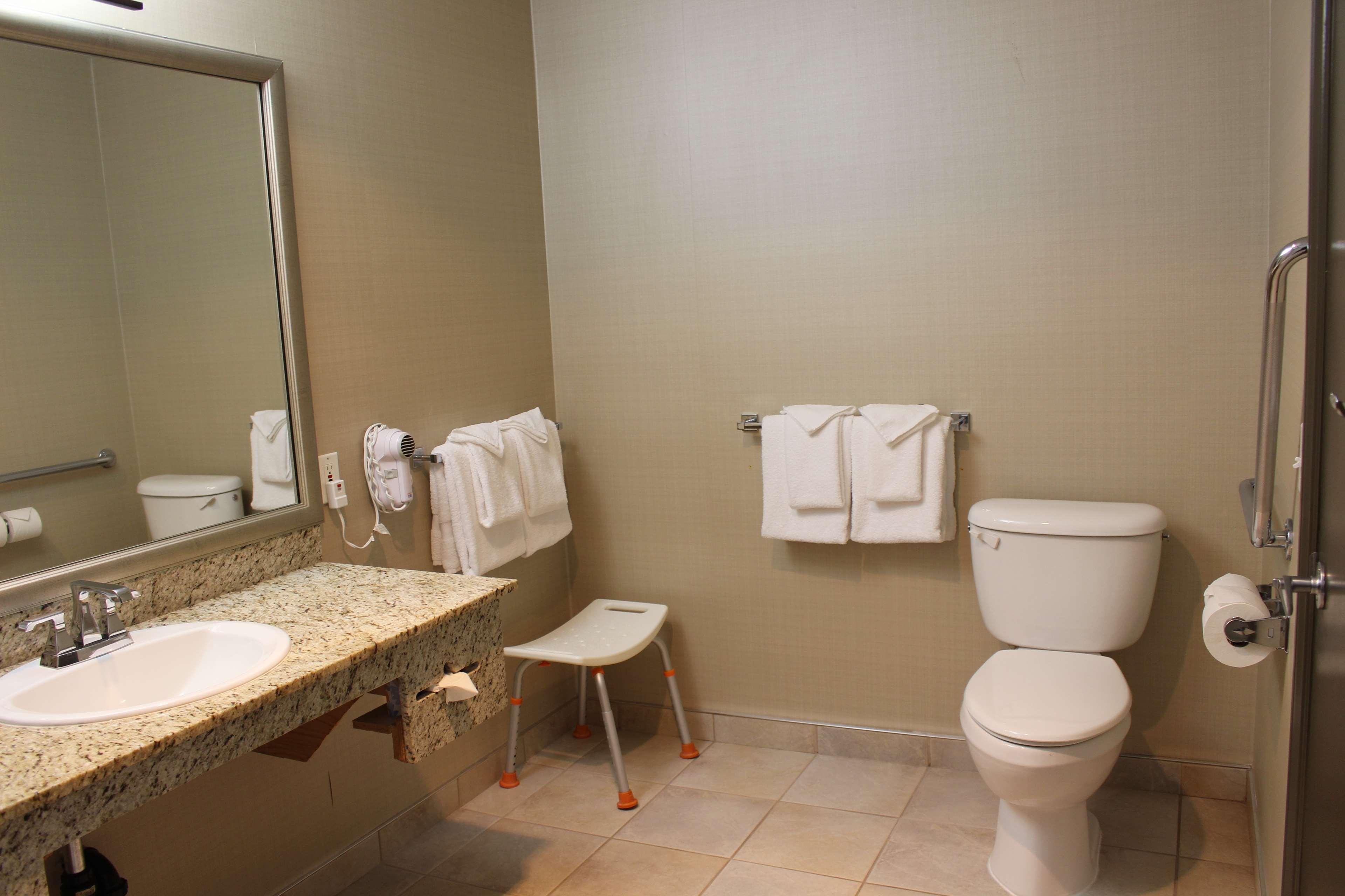 Best Western King George Inn & Suites Суррей Экстерьер фото