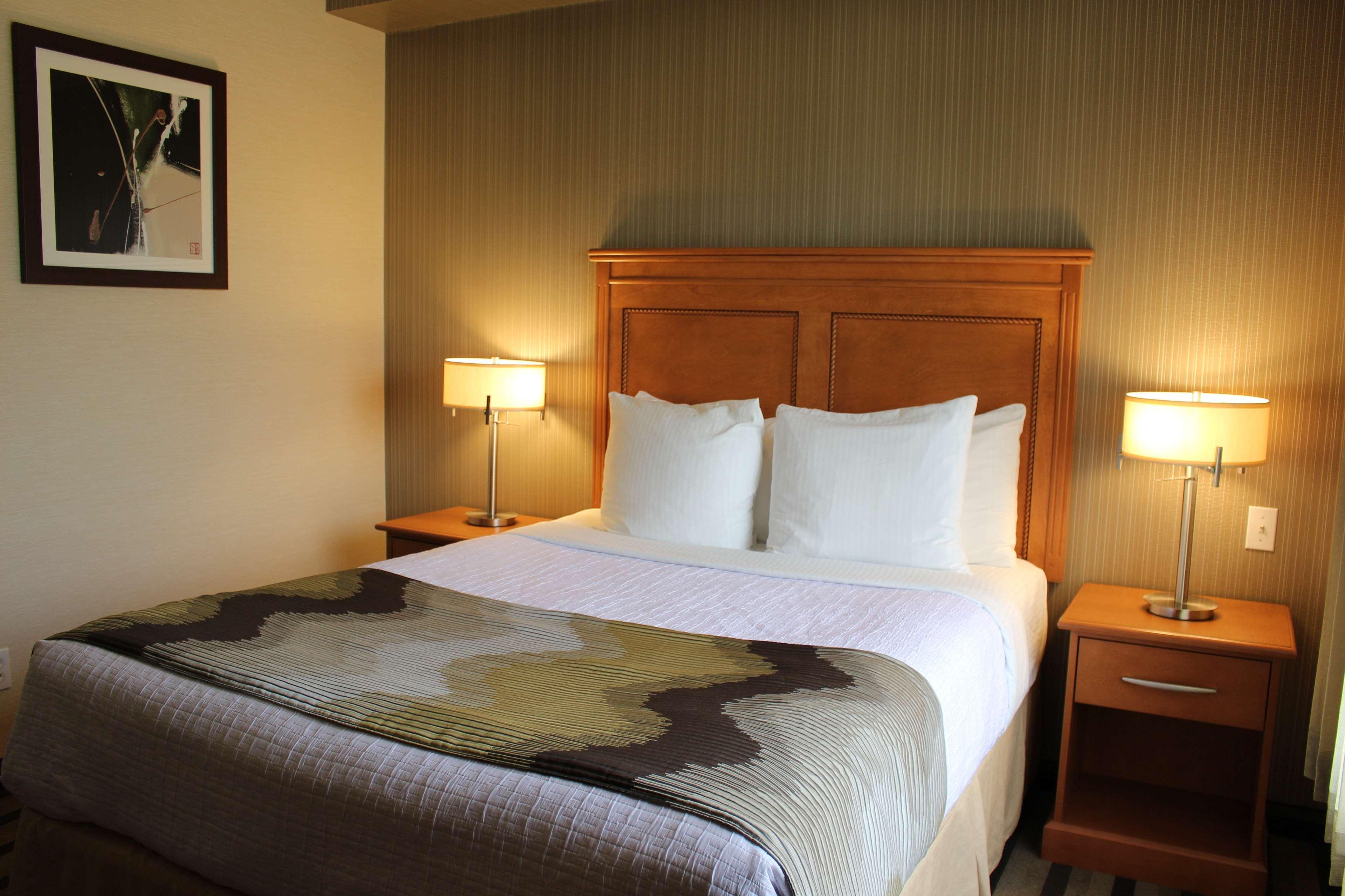 Best Western King George Inn & Suites Суррей Экстерьер фото
