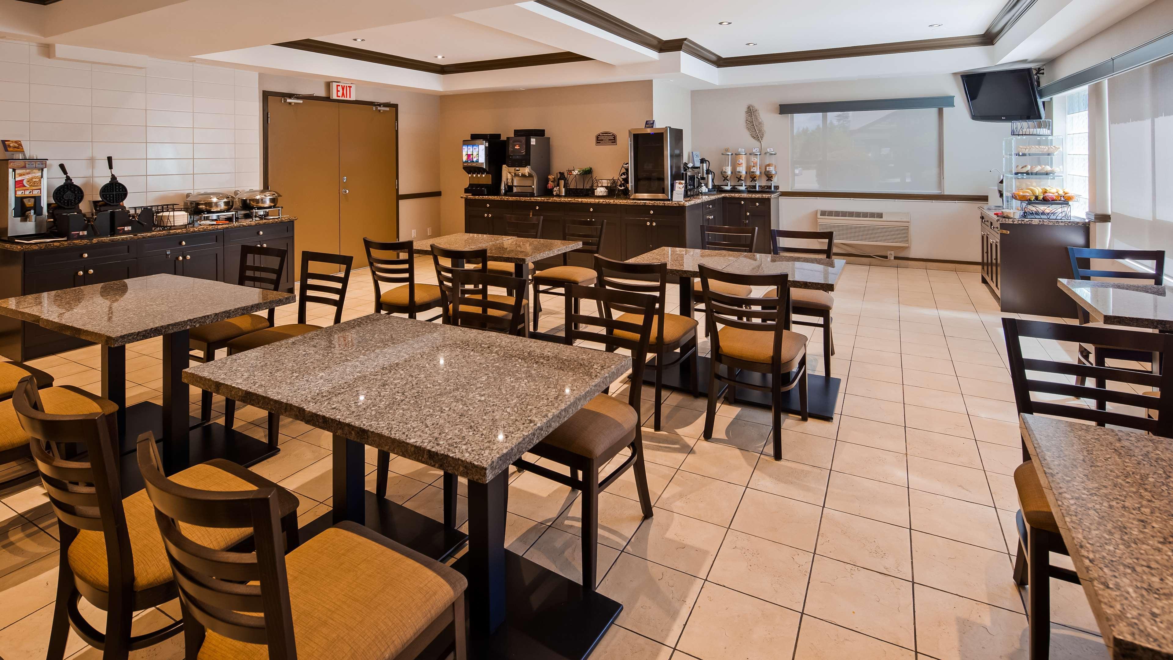 Best Western King George Inn & Suites Суррей Экстерьер фото